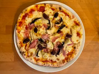 Pizza La 4 Stagioni (30 Cm. Aprox.)
