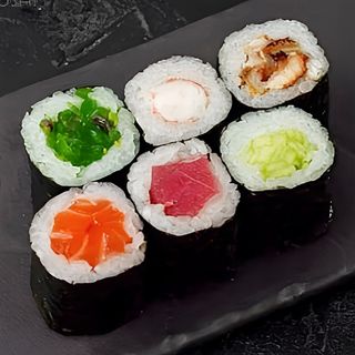 Мини ролл с огурцом