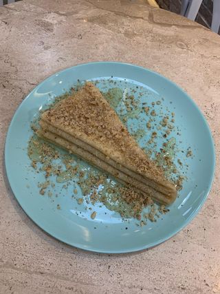 Slatka palačinka sa medom i orasima