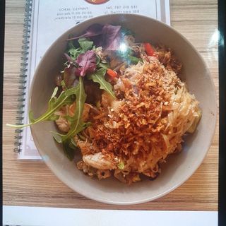 Makaron z wieprzowiną 500g