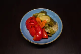Salata castraveciori/gogosari in otet 