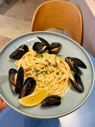 Spaghetti al limone con cozze Molli