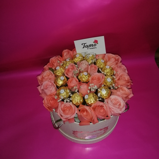 Boxe roses avec chocolat 