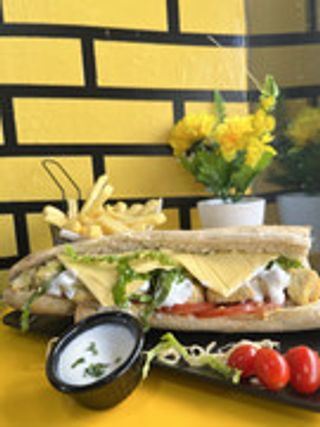 Bocadillos Maakouda Fromage Frite