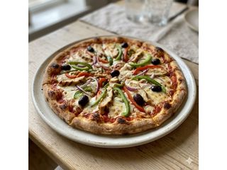 42 Pizza De Pollo Y Verdura Desi (30 Cm.)