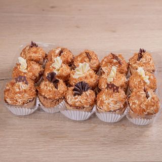 Caserolă de coșulețe cu caramel