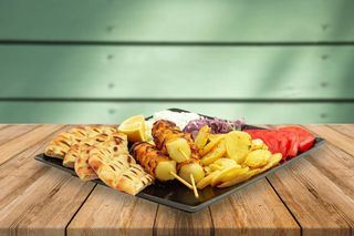 Souvlaki de pui la farfurie