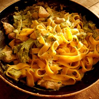 Tagliatele cu piept de pui si brocoli