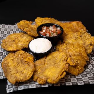 TOSTONES CON PICO DE GALLO Y NATA CRIOLLA ( 8 UND )