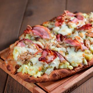 2. Pancetta, Provola, funghi champignon e purea di patate