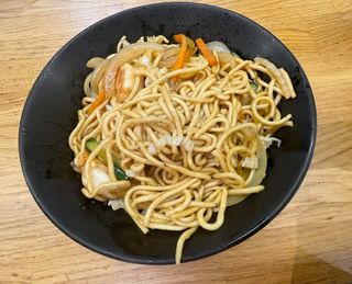 Yakisoba de langostinos
