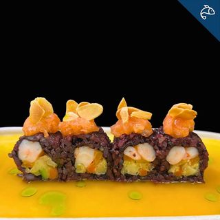 Uramaki black mizu roll