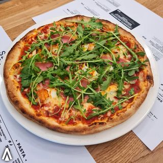 Pizza z kozim serem i cotto 30cm