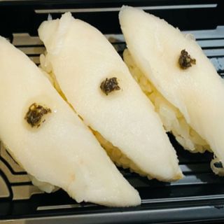 Nigiri de pez mantequilla (3 pzs.)