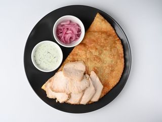 Чебурек з мʼясом молодого ягня (200g)
