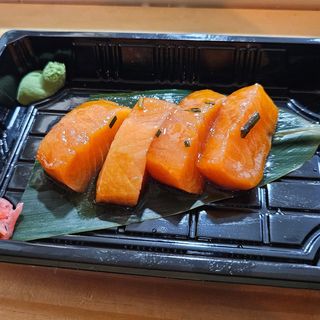 Sashimi 4 Salmón flambeado