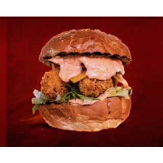 Crispy Burger cu Cartofi Prajiti