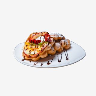 Bubble waffle cu Nutella, 2 fructe si topping