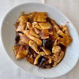 45) Maiale stufato con bambù e funghi cinesi