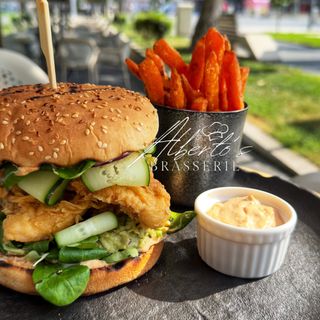 Meniu Burger crispy de pui 550g