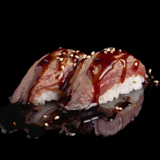 nigiri de atun flameado