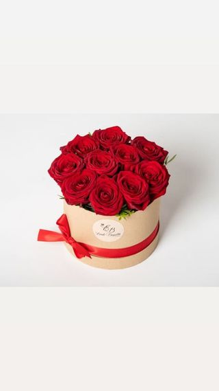 Cappelliera rose rosse