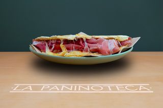 05 Crudo, fontina, limone e pepe