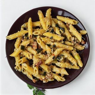 Njoke ili zeleni rezanci u pilećem umaku