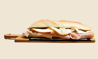 Panino con mortadella la Favola e provola di Agerola