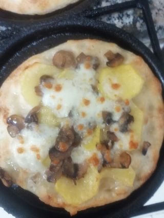 Patate e funghi pizzetta bianca