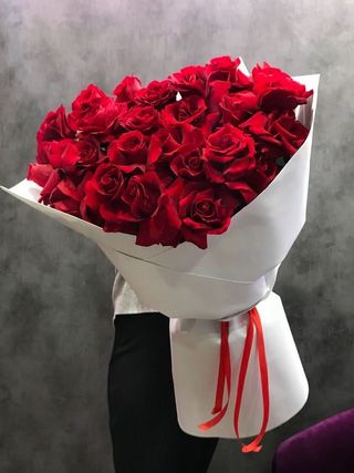 50 წითელი ვარდი