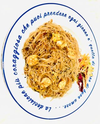 807.spaghetti di riso con gamberi