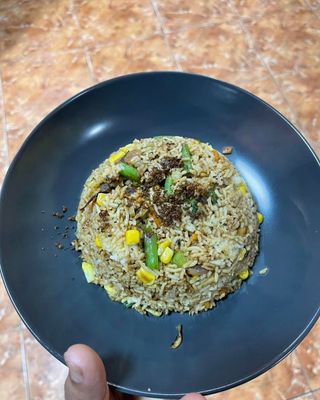Arroz Frito Vegetariano do Nepal