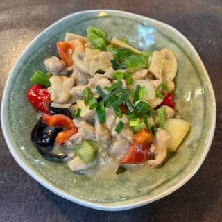 142. Pollo Curry Verde Thai