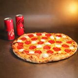 Hell's Kitchen pizza 36 cm + 2x Coca-Cola 0.33l