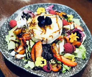 Ensalada De Queso De Cabra
