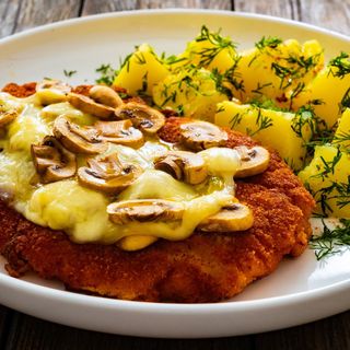 FULL WYPAS / SCHAB / PIECZARKI / SER/ 2 JAJKA SADZONE / ZIEMNIAKI / SURÓWKA.