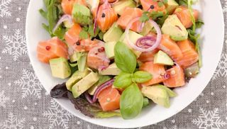 Insalata di salmone grigliato e avocado