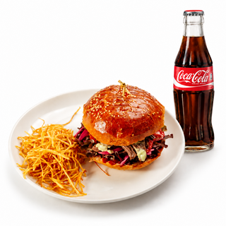 Бургер с томлёной говядиной + Coca Cola 250 ml glass