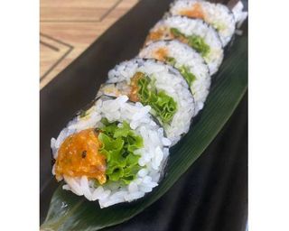 Futomaki de Salmón Picante