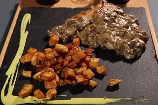 Piletina u sosu od pečuraka