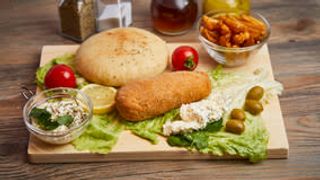 Karađorđeva pileća šnicla sa pomfritom mini obrok