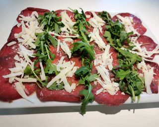 Carpaccio de buey.