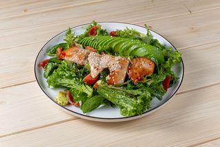 Հավի կրծքամսով և Պեստո սոուսով աղցան