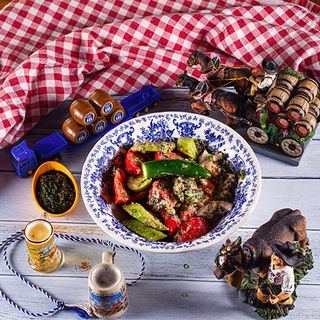 ქართული კიტრი-პომიდორი ნიგვზით