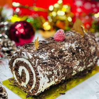 BUCHE FORET NOIR 6 PERSONNES