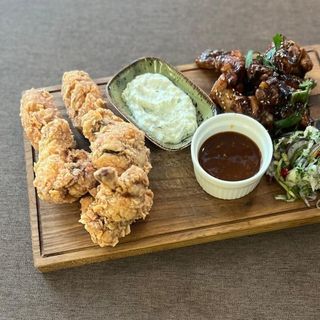 Микс из куриных крылышек баффало и кфс