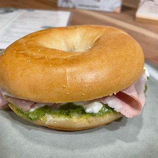 Bagel De Mortadela De Bolonia