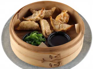 Smażone pierożki gyoza z kurczakiem 6 szt.