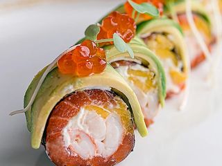 Токіо делюкс (8 шматочків) З ікрою лосося